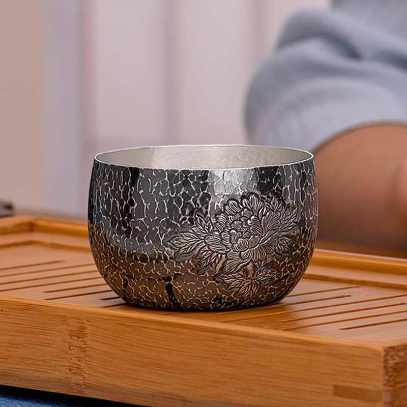 Back to Yintang Silver Tea Cup Pure Silver999Purely Handmade One Piece Tea Tasting Cup Engraved Peony Master Cup Kung Fu Tea Set