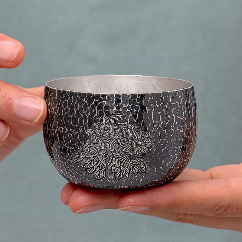 Back to Yintang Silver Tea Cup Pure Silver999Purely Handmade One Piece Tea Tasting Cup Engraved Peony Master Cup Kung Fu Tea Set