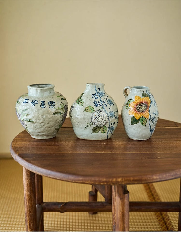 Jingdezhen Original Blue and White Underglaze Creative Hand-painted Iris Flower Sunflower Hydrangea Rustic Vintage Vase